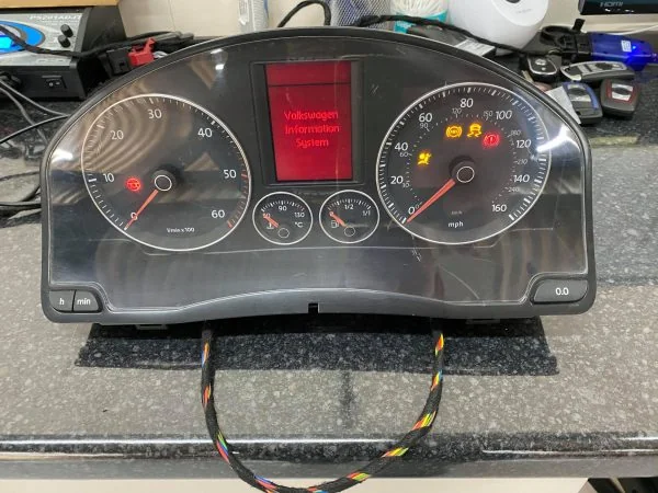 Golf MK5 diesel Highline instrument cluster connected on a workshop bench
