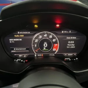Audi Virtual Cockpit with a sport-style central dial