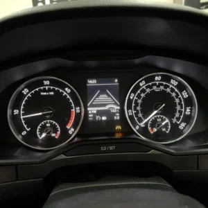 Škoda Superb instrument cluster showing Lane Assist graphics