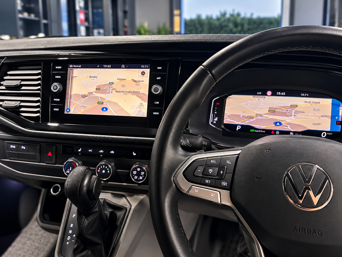 VW Transporter Virtual Cockpit, infotainment and multifunction steering wheel retrofit