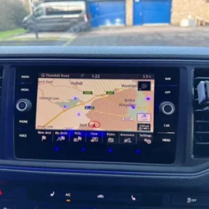Discover Media 8-inch navigation screen installed in a VW Crafter dashboard
