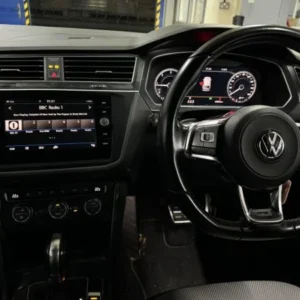 VW tiguan Virtual Cockpit digital instrument cluster